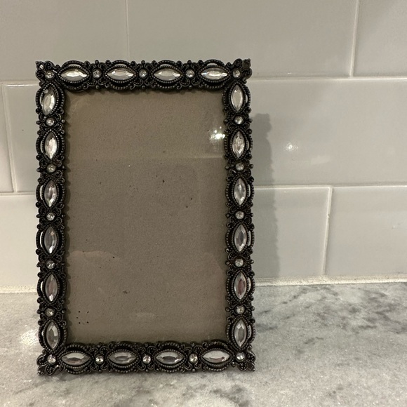 New metal and crystal 4x6 picture frame - Picture 8 of 8